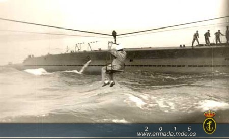 1953. Transbordo en la mar del Comandante de la Flotilla del G-7 al D-2.bis